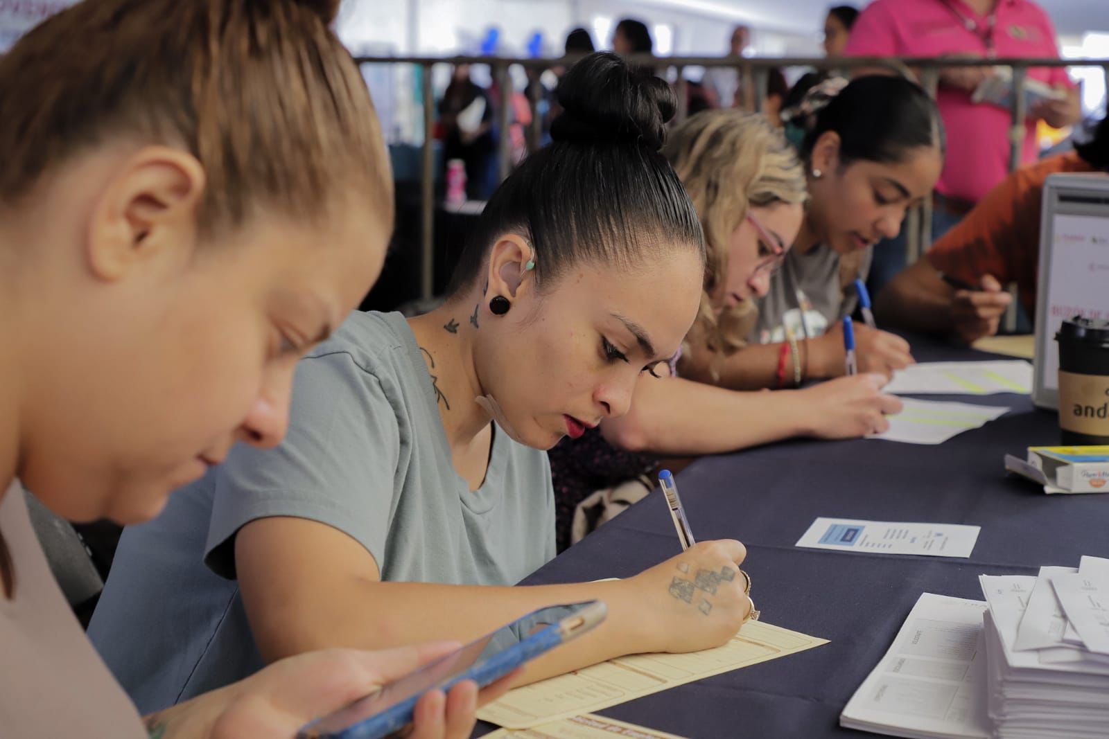 Ofertaron M S De Mil Vacantes Para J Venes En Feria Del Empleo El