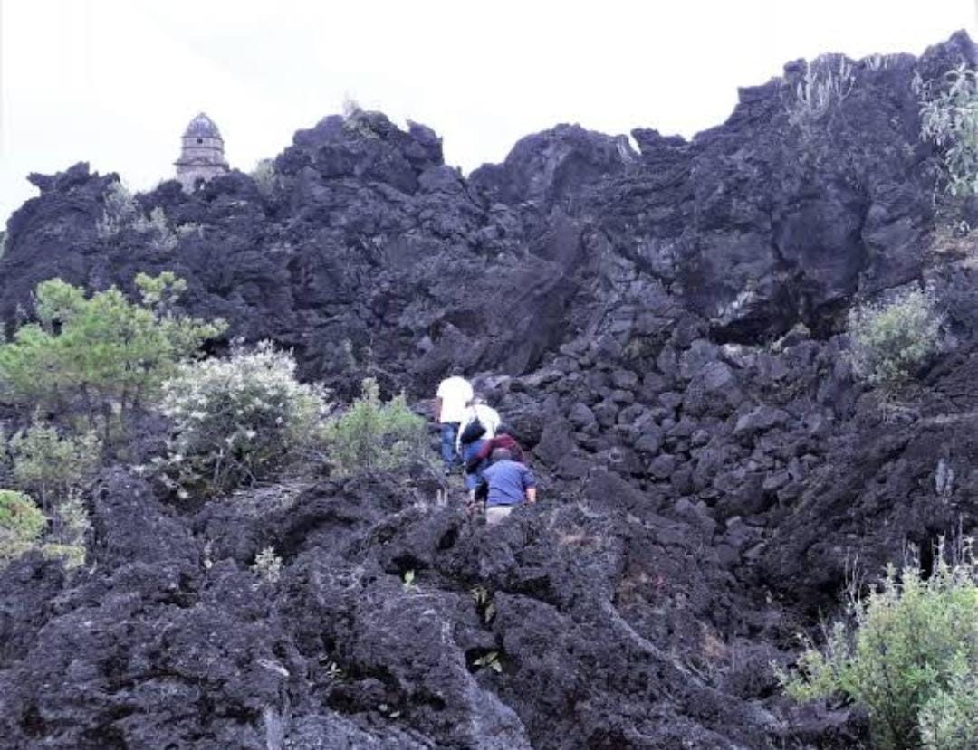 2 mujeres se extraviaron en el área natural del volcán Paricutín, ya son buscadas por diferentes corporaciones de auxilio.