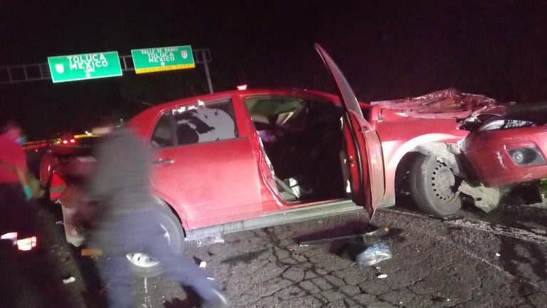 Muere una persona en accidente automovilístico en la Autopista Zitácuaro- Lengua de Vaca.