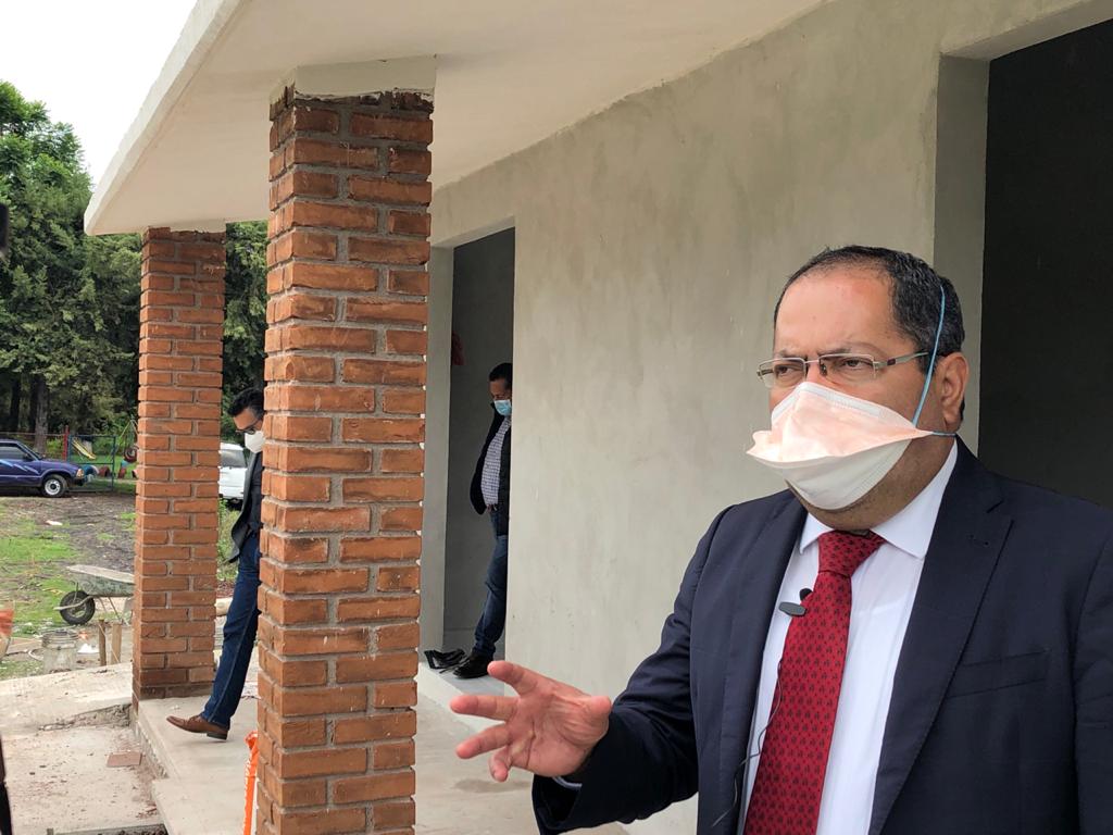 José Luis Téllez supervisar avances de la construcción de la Casa de Salud en la Comunidad de Las Grutas