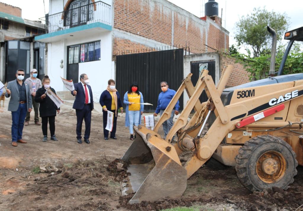 Téllez Marín dio el banderazo de arranque de la obra “construcción de drenaje pluvial de la Colonia Independencia“