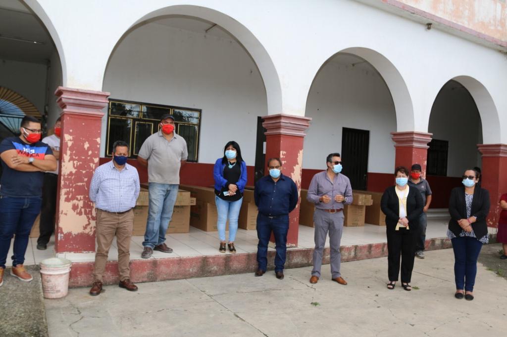 Ayuntamiento de Hidalgo entregó calentadores, cemento y tinacos a habitantes de la Tenencia de San Antonio Villalongín
