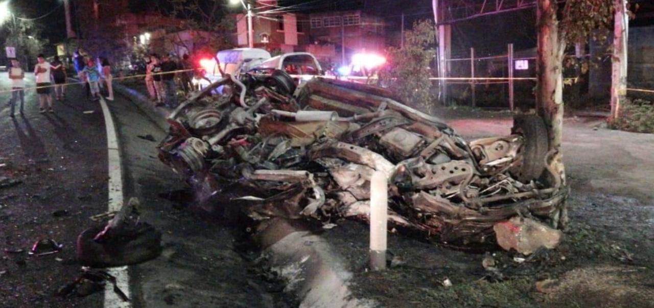 Mueren tres personas y 6 más resultaron lesionadas en choque automovilístico en Morelia.