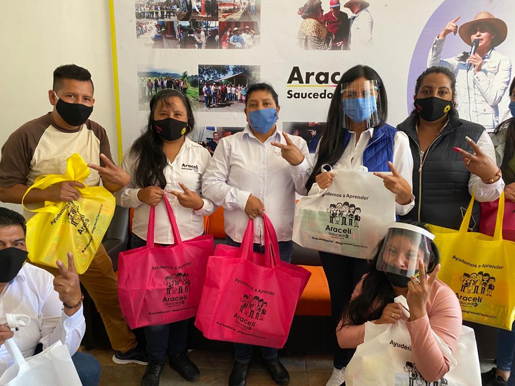 Araceli Saucedo resuelve gestiones de la población del Distrito de Pátzcuaro