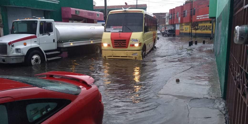 Fuertes lluvias azotan la ciudad de Morelia