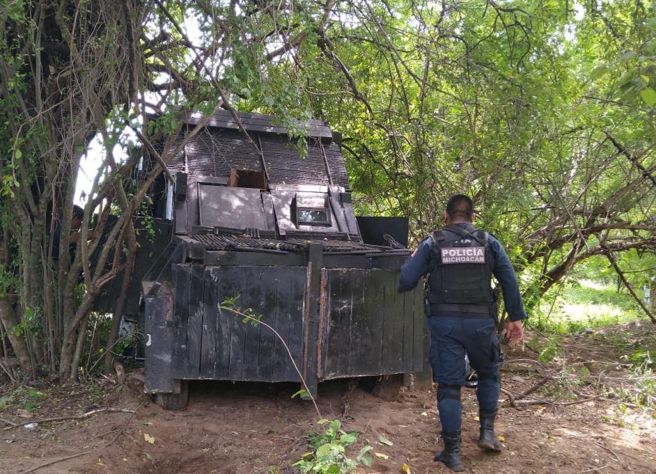 Durante operativo en Aguililla, un detenido, un arma y vehículos asegurados