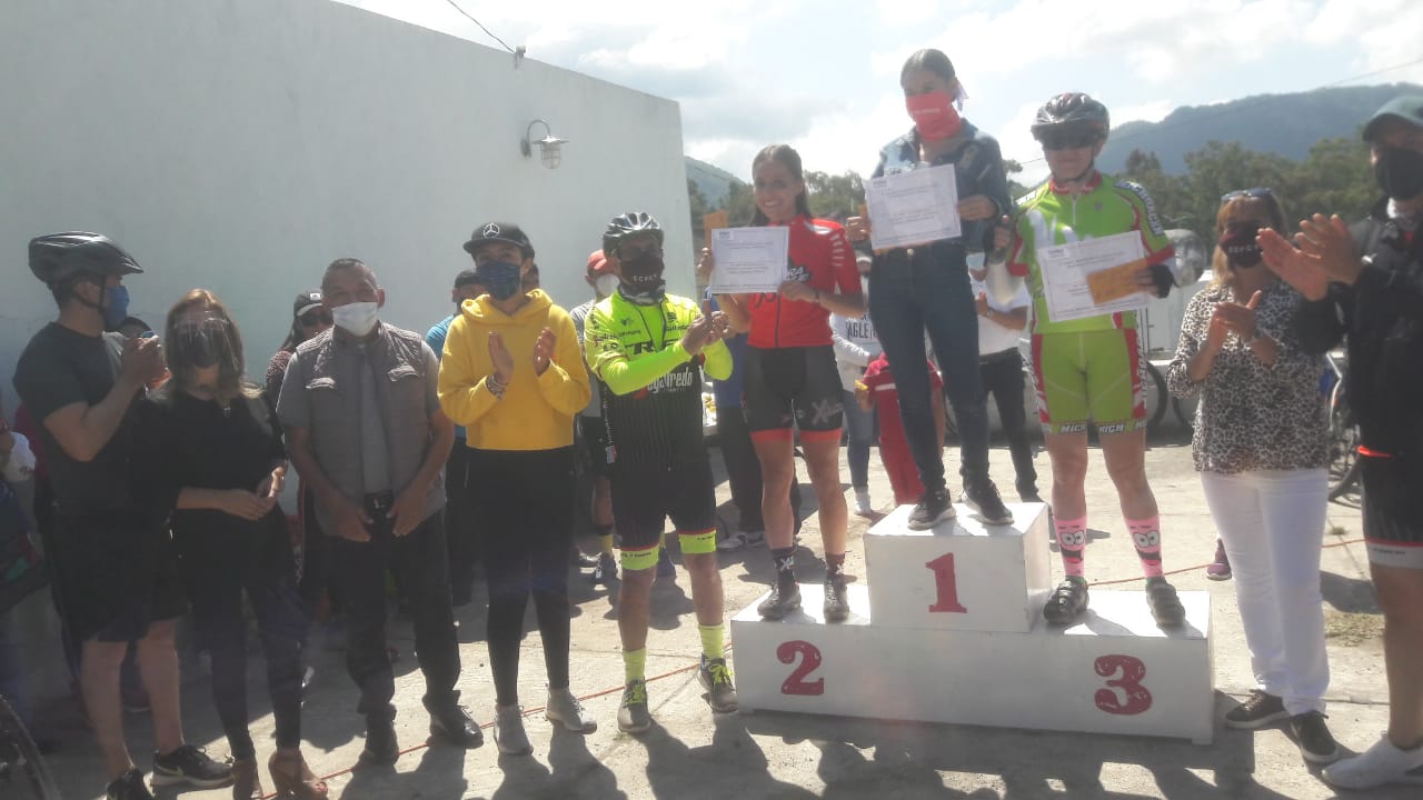 EDUARDO COLIN FRUTIS, FÁTIMA HIJAR , HUGO NIEVES, DARIO MIRANDA ,RIGOBERTO ALVAREZ Y DIANA LAURA FLORES, GANAN EN SU CATEGORIA EN LA CLÁSICA CARRERA ZITÁCUARO- COPÁNDARO – ZITÁCUARO