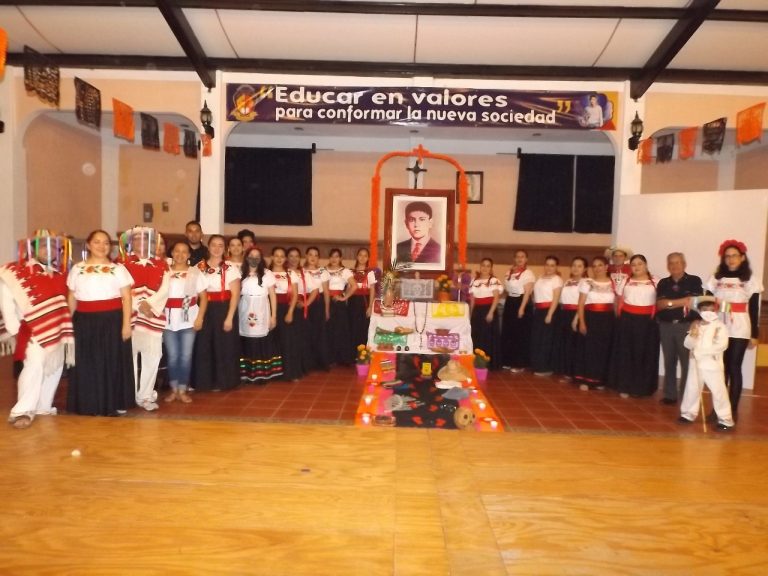 En Colegio José Luis Sánchez del Rio realizaron festival por Día de Muertos