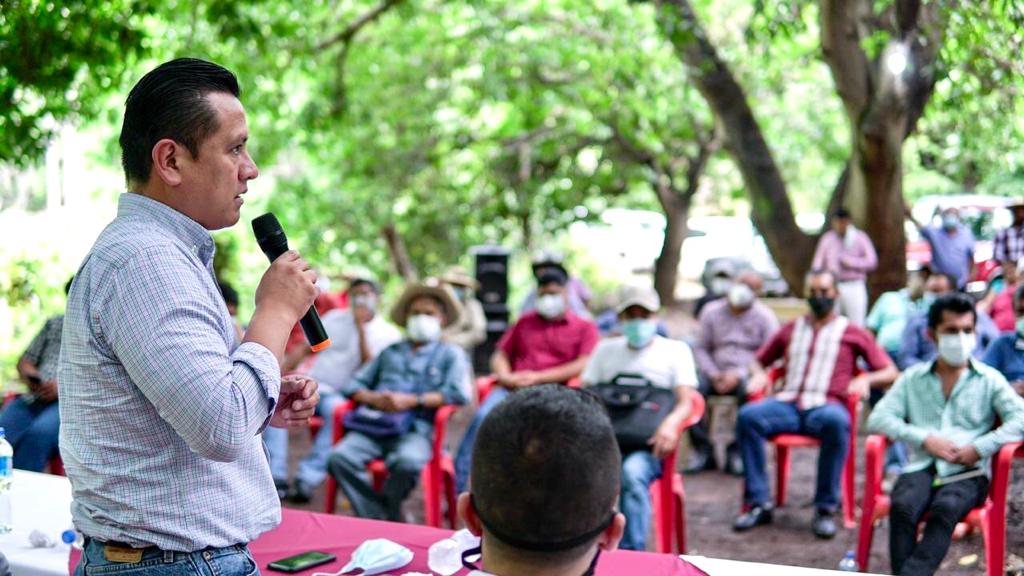 Crédito rápido a estados y municipios: Torres Piña