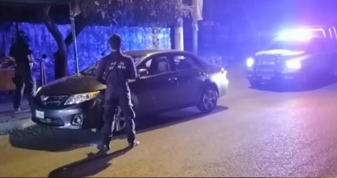 Asegura SSP vehículo con reporte de robo, en Lázaro Cárdenas