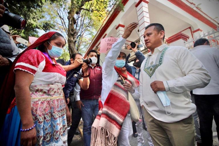 Ceremonia Purépecha tras registrarse Torres Piña.