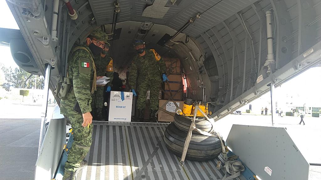 Llegan al aeropuerto Internacional Francisco J. Múgica 14 mil 652 vacunas contra el Coronavirus