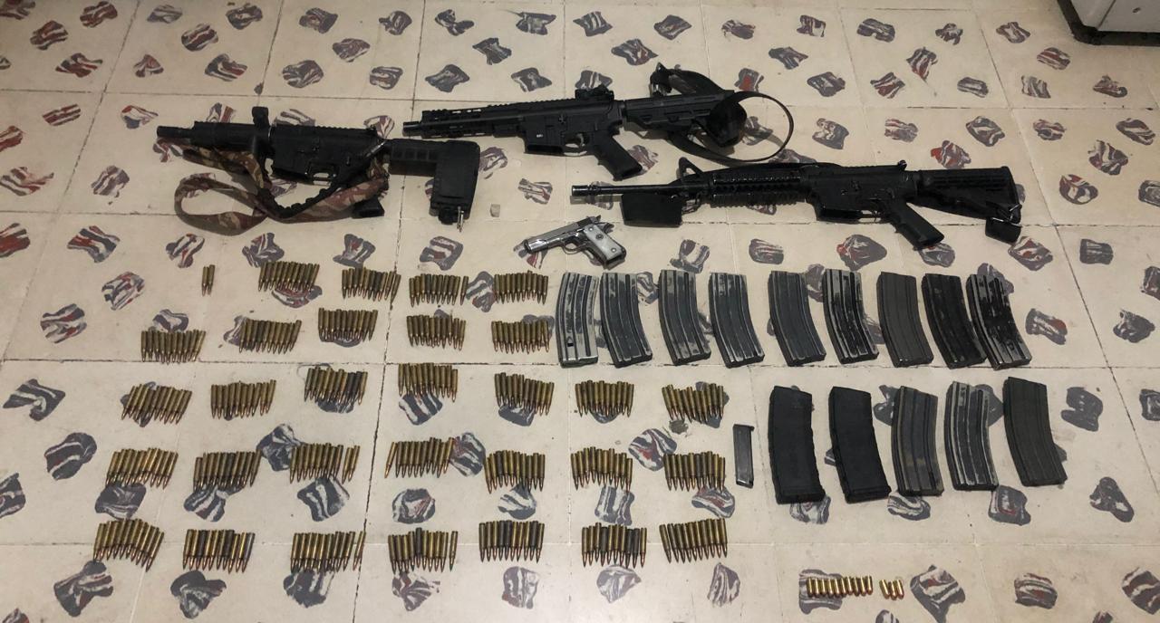 Detienen SSP y Sedena a 3 personas en posesión de 4 armas, 315 cartuchos y 15 cargadores