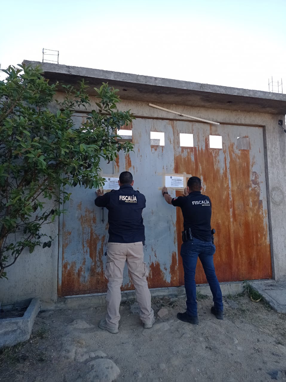 En cateo, asegura Fiscalía General, inmueble relacionado en conductas delictivas y recupera muebles con reporte de robo