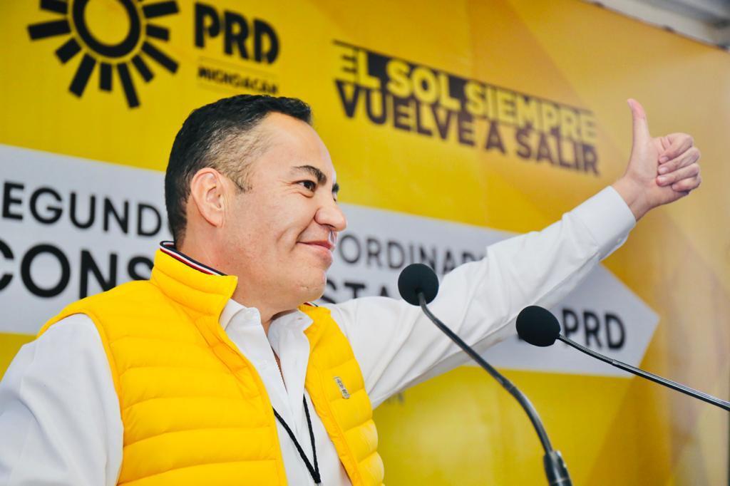 Carlos Herrera toma protesta como abanderado del PRD a la gubernatura