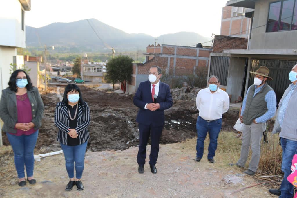 Ayuntamiento de Hidalgo dio el banderazo de arranque de los trabajos de pavimentación hidráulica en su primera etapa de la calle Seshiangari del Fraccionamiento Las Fuentes