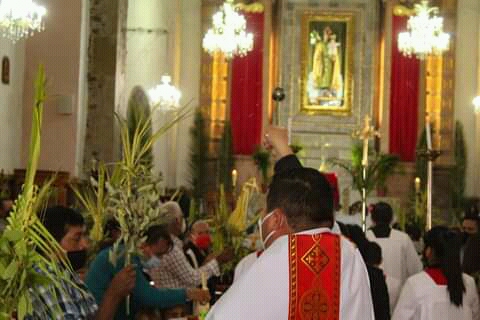 Con el Domingo de Ramos inició la Semana Santa; parroquias lo realizaron con poca feligresía