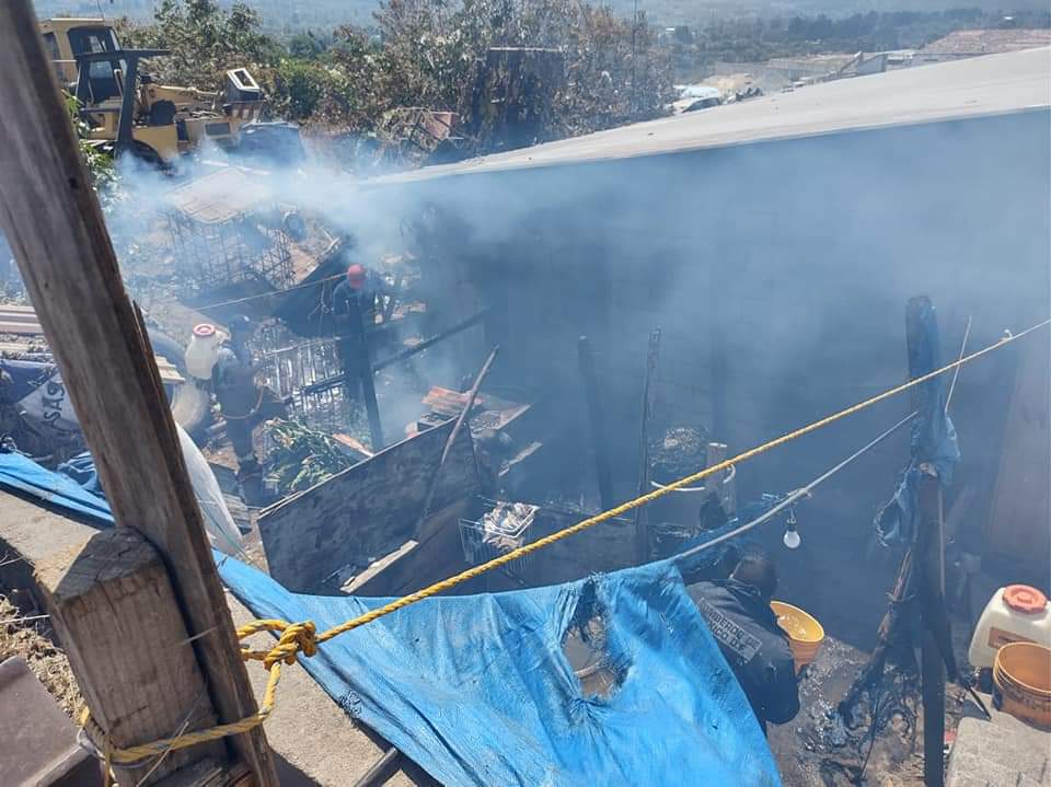 Se registró el incendio de una cocina, al interior de un domicilio, ubicado en el lugar conocido como La Mojonera,