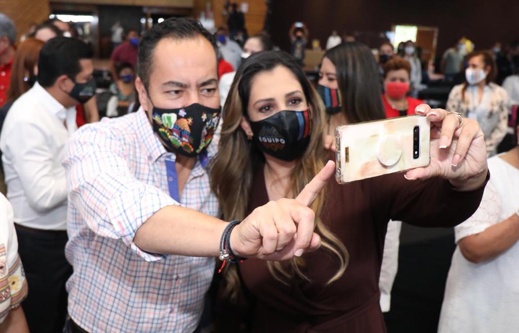 Construir el presente y futuro inmediato sólo con las mujeres: Carlos Herrera