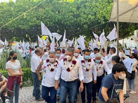 En Tuxpan se manifiestan a favor de Raúl Morón Orozco