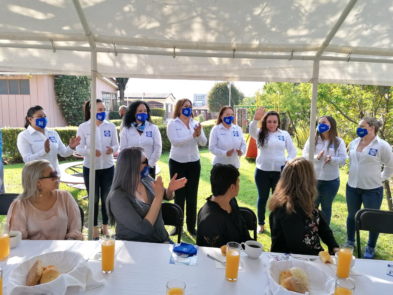 MUJERES LÍDERES DE DIFERENTES SECTORES DEL MUNICIPIO NOS RESPALDAN: IDALÍ ACUÑA