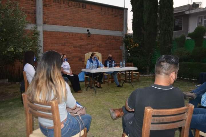 Idalí Acuña se reunió con la Asociación de Ingenieros y Arquitectos Hidalguense