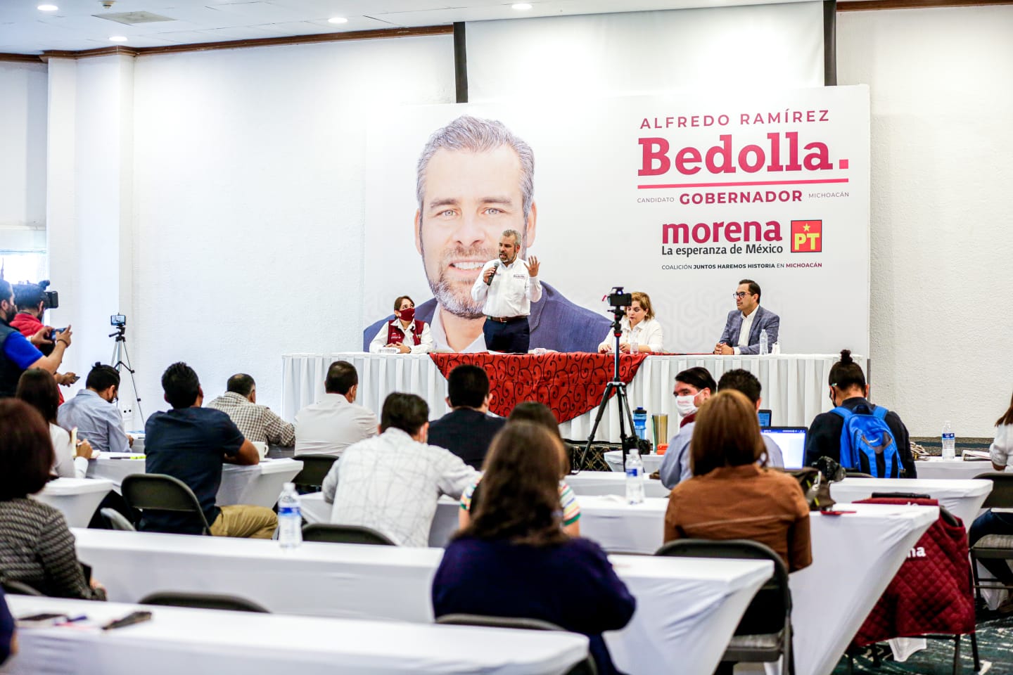 Llama Bedolla a la reconciliación social para construir una cultura de paz en Michoacán