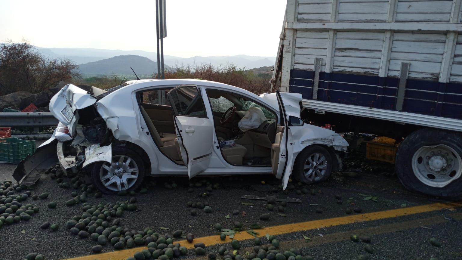 Choque múltiple dejó cuatro lesionados sobre la Autopista Siglo XXI