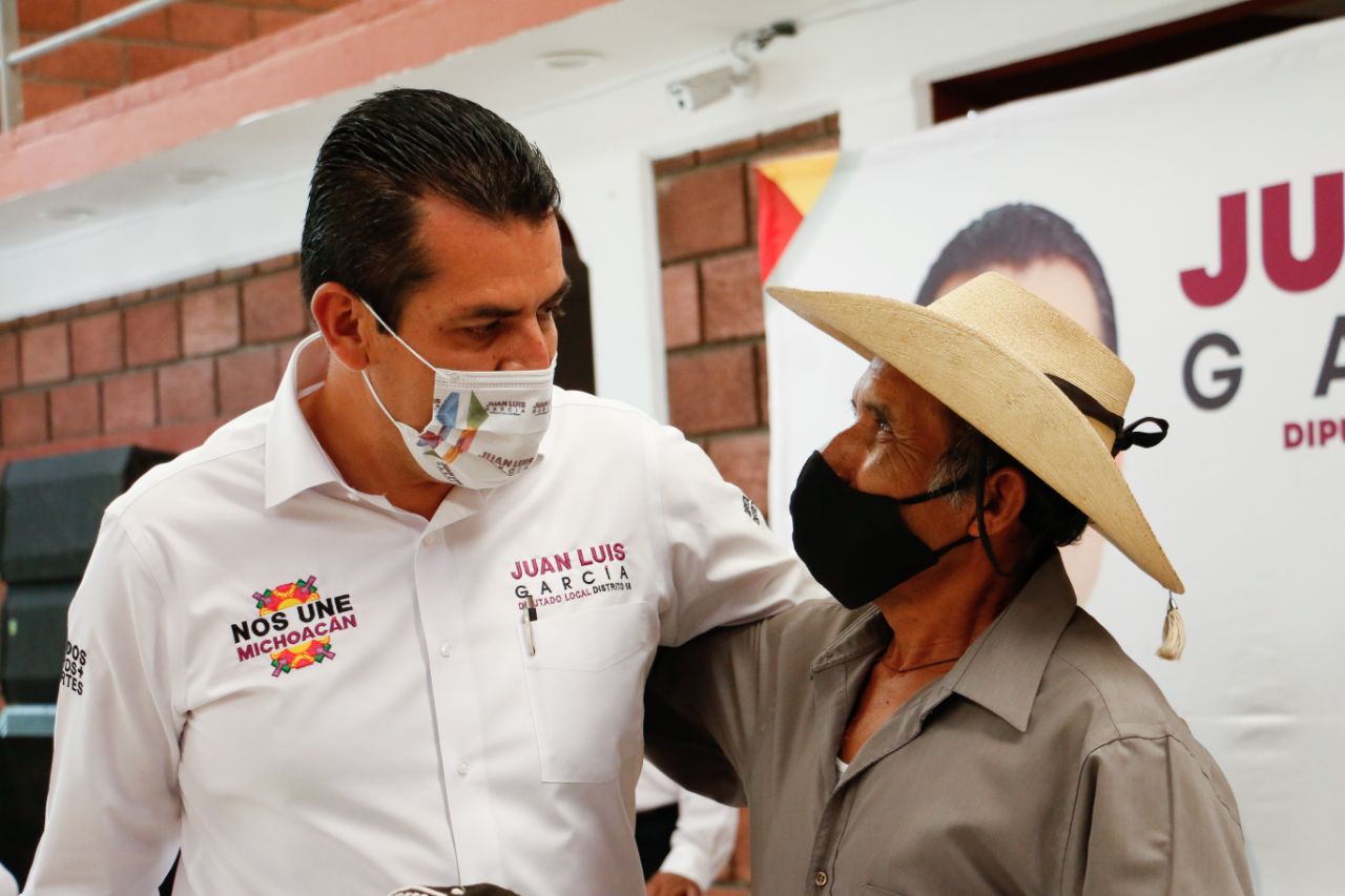 Trabajar para que Jungapeo pase de líder productor a agroindustrial, compromete Juan Luis García