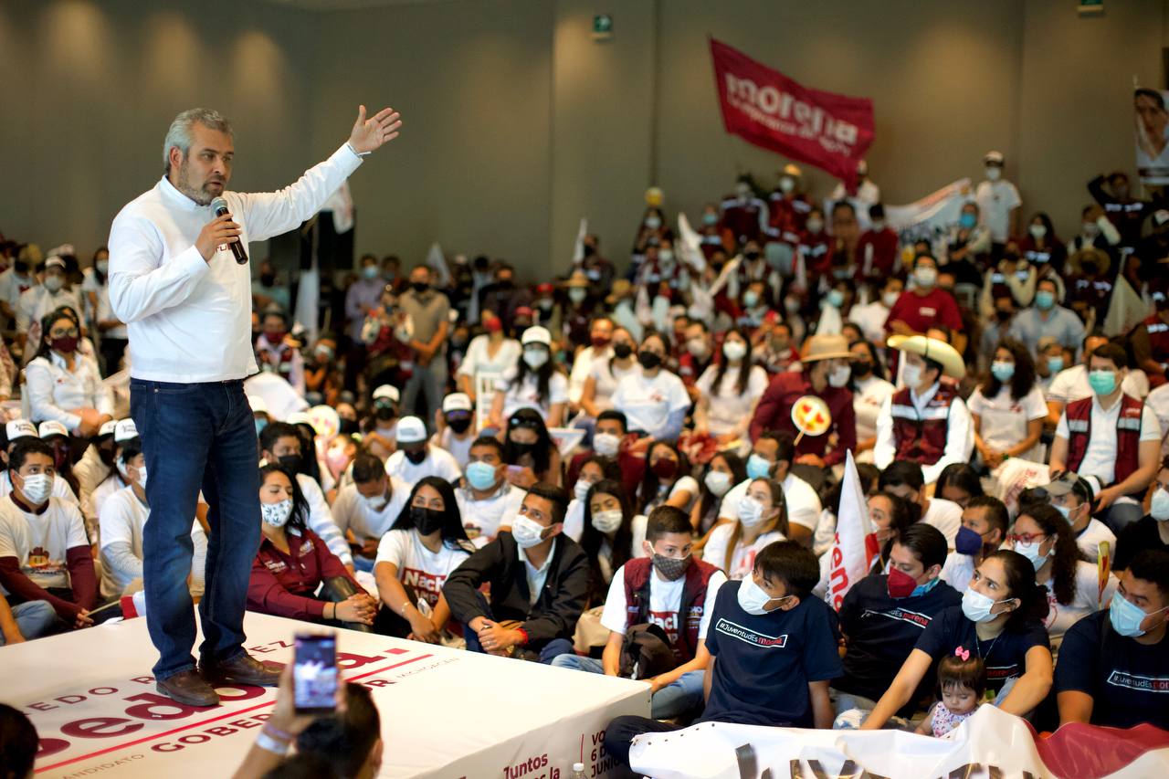 Bedolla pide a jóvenes que se asuman como generación de la transformación nacional