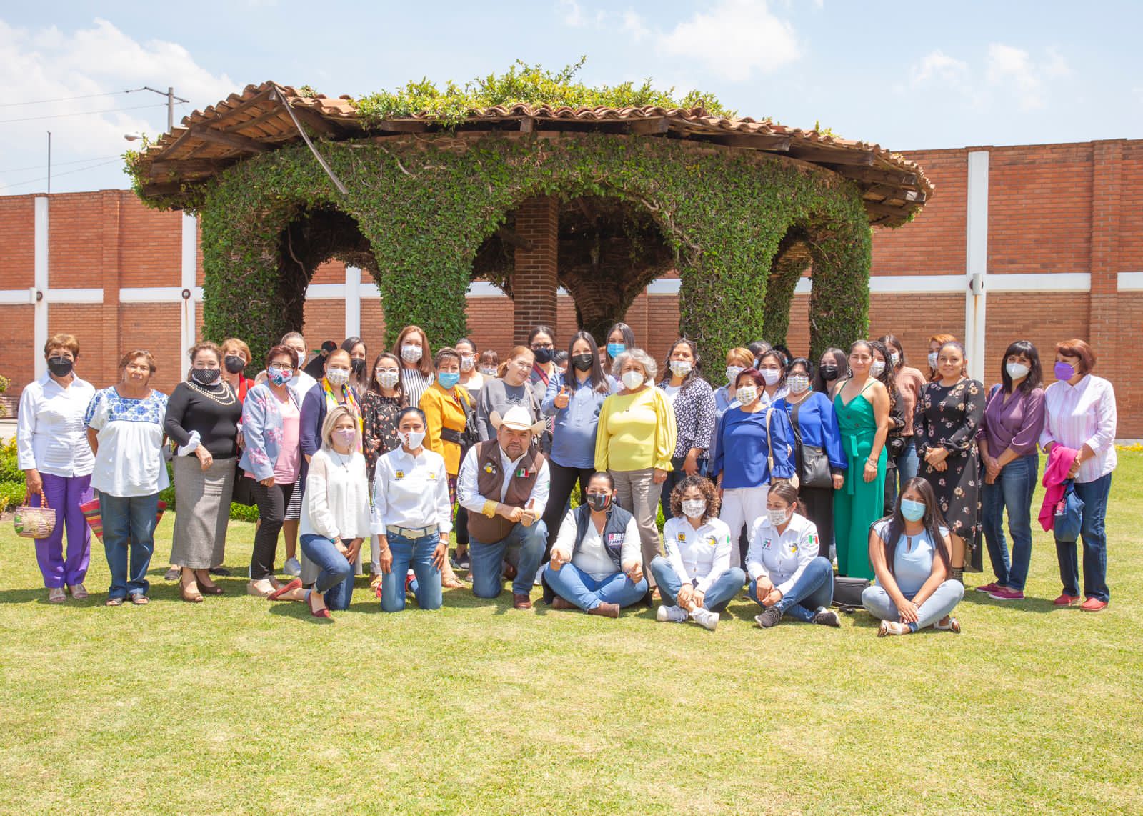 Urge poner en marcha programas para detonar la economía local: Tony Martínez