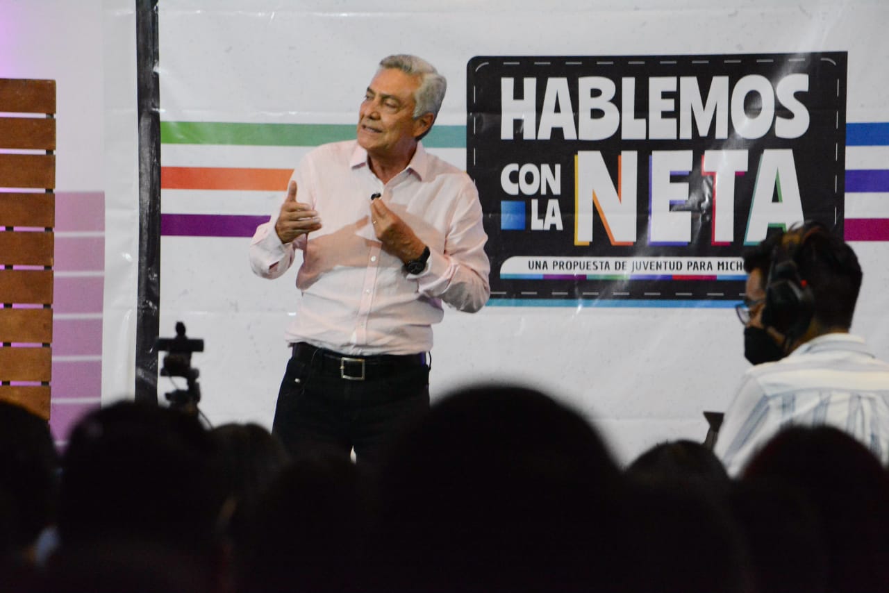 FUENTES DE TRABAJO Y ATENCIÓN A LA JUVENTUD, PLANTEA CRISTÓBAL ARIAS