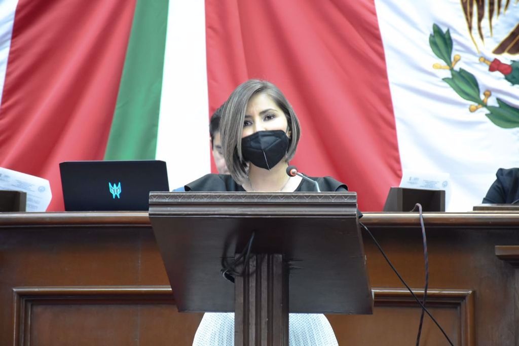 Demanda Gigliola Torres a Federación no disminuir recursos al FAM para fortalecer sector educativo