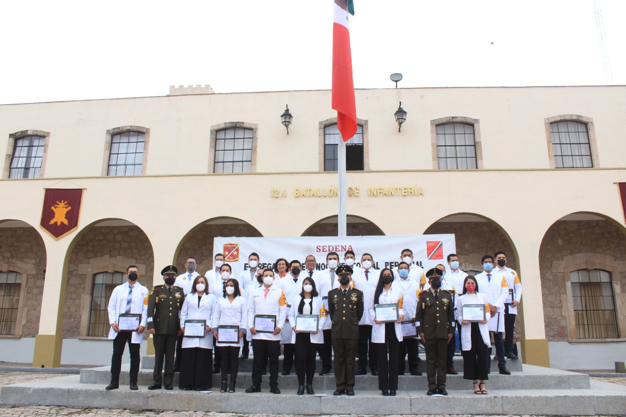 La Comandancia de la XXI Zona Militar realizó ceremonia para reconocer al personal profesional de la salud