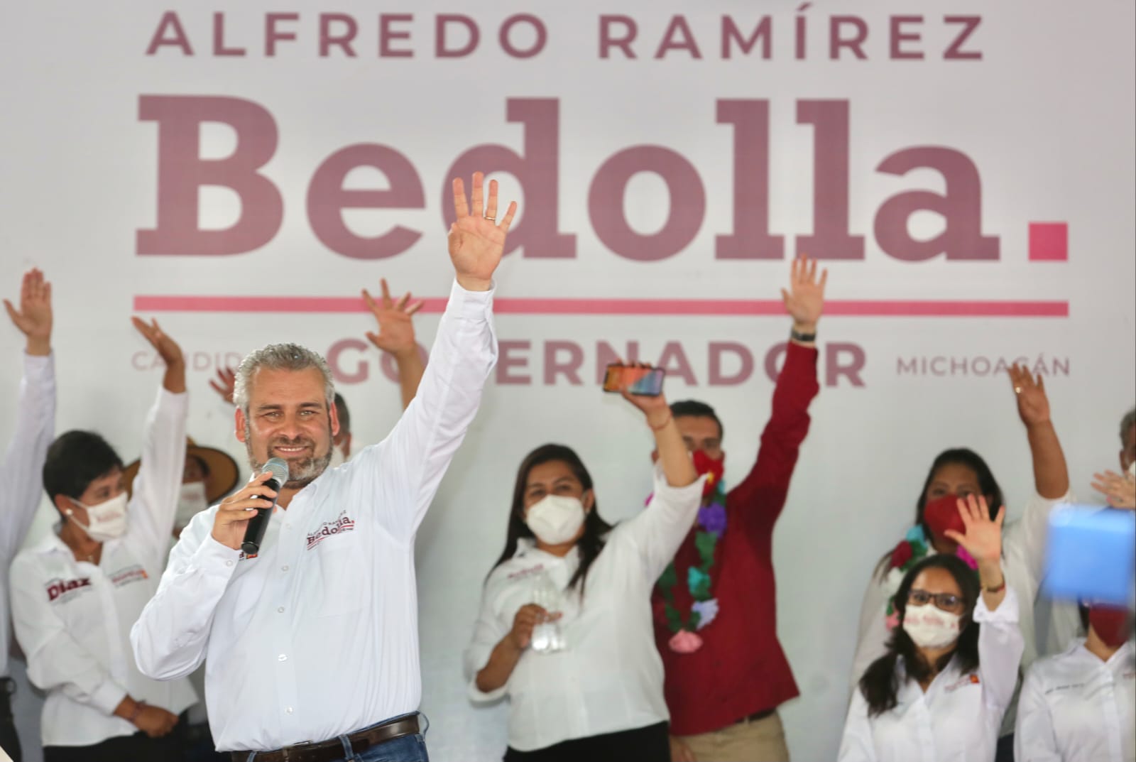 Propone Bedolla apoyar a campesinos para reactivar la producción del campo