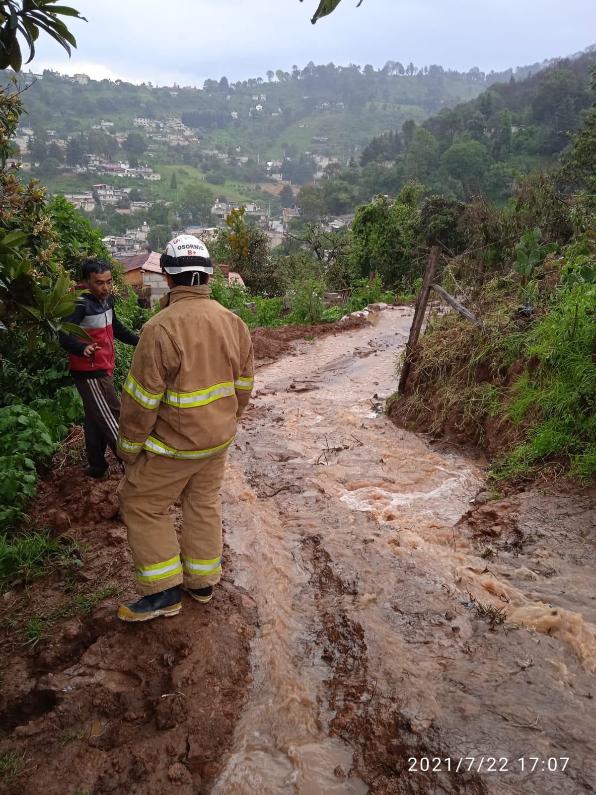 Bomberos de Zitácuaro atiende diferentes reportes de emergencia