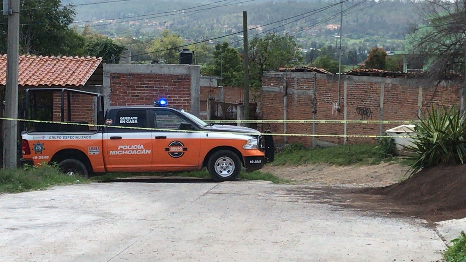 Delincuentes matan a un hombre a balazos a quien traían amarrado de las manos y tapado de la cara