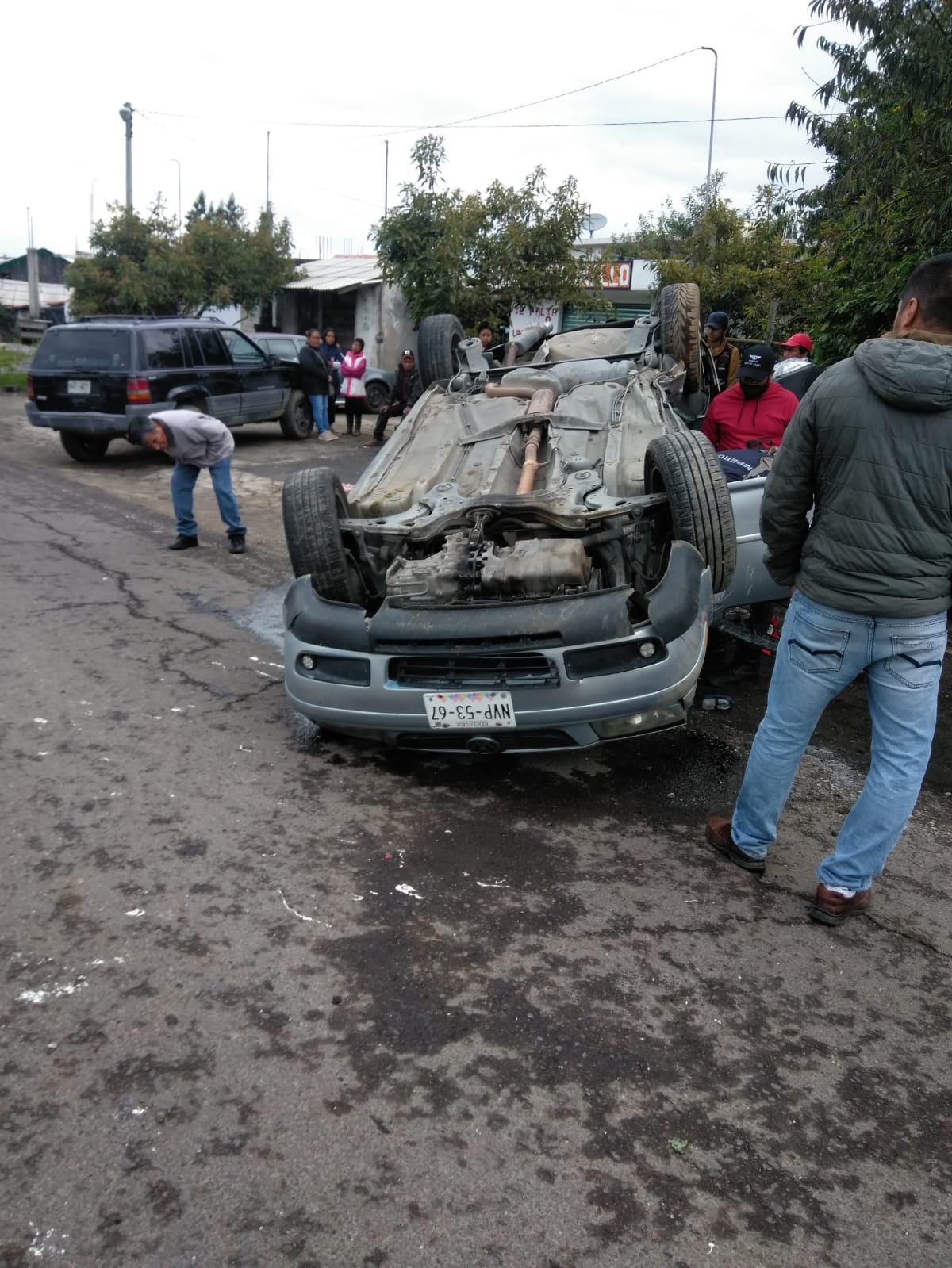 Resultó lesionado en una volcadura en la Zitácuaro- Toluca
