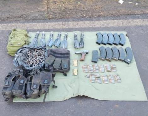 Aseguran SSP y GN 128 cartuchos útiles, 7 artefactos explosivos y 11 cargadores, en Tangamandapio