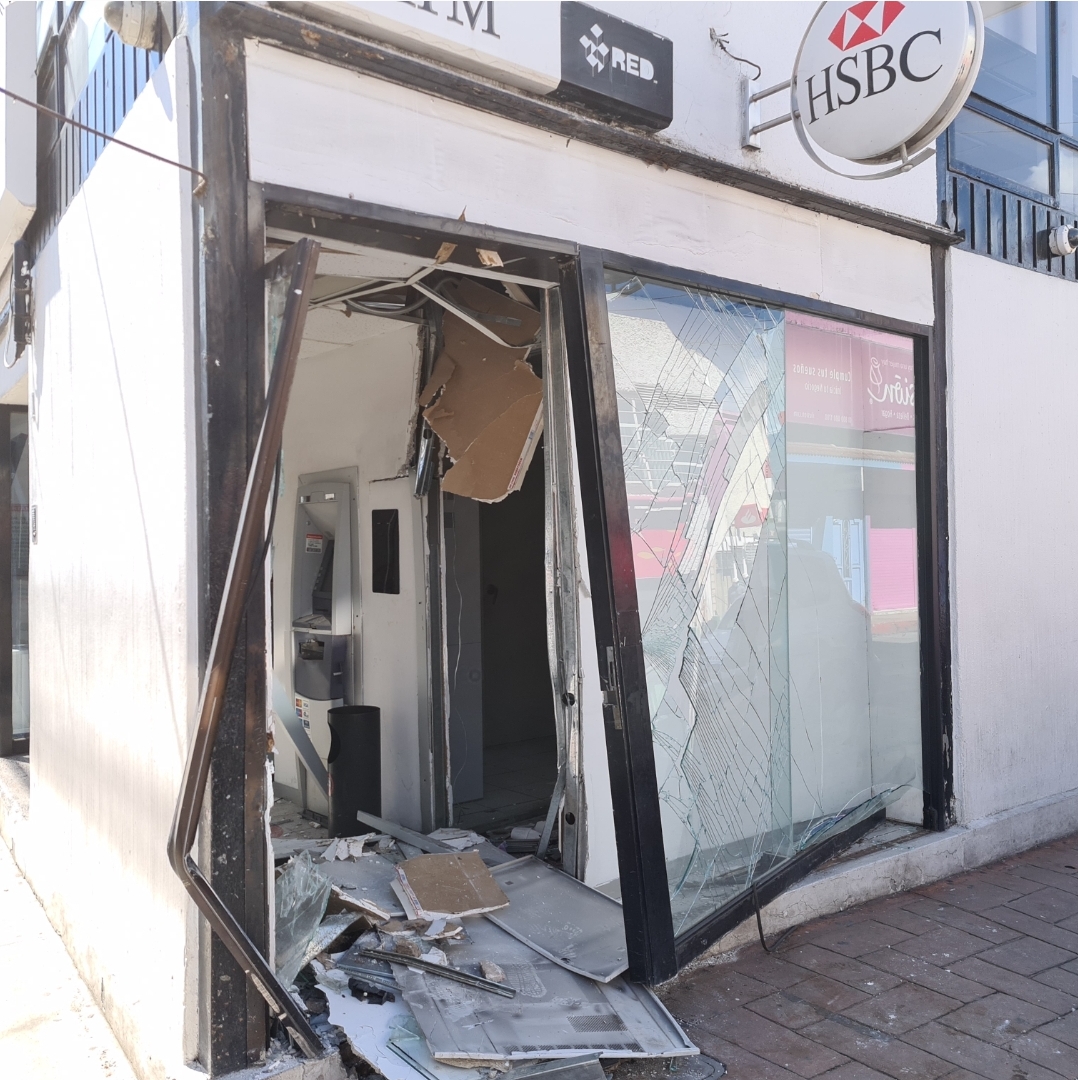 Sujetos roban cajero de HSBC en Cd. Hidalgo, Policías Municipales y elementos de la Fiscalía Michoacán logran recuperarlo.
