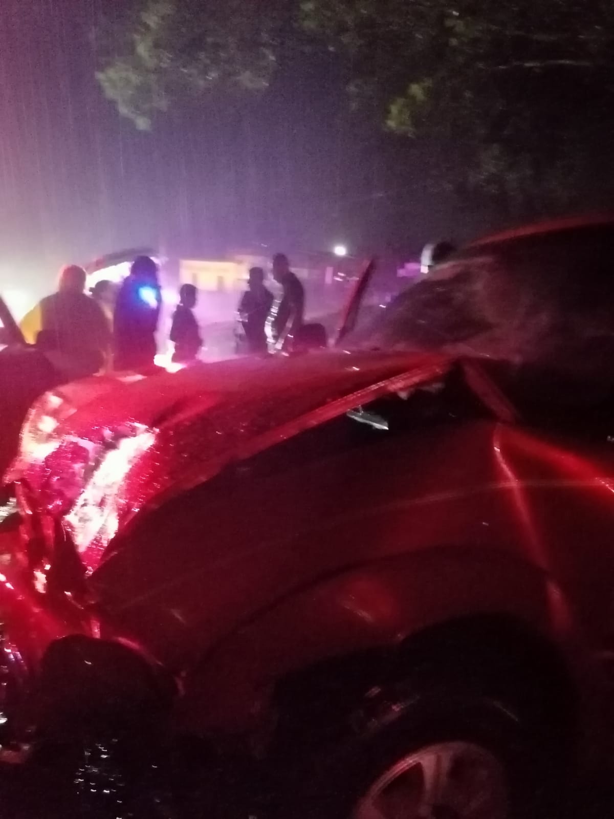 Chocan de frente dos camionetas en la Carretera Irimbo – Maravatío