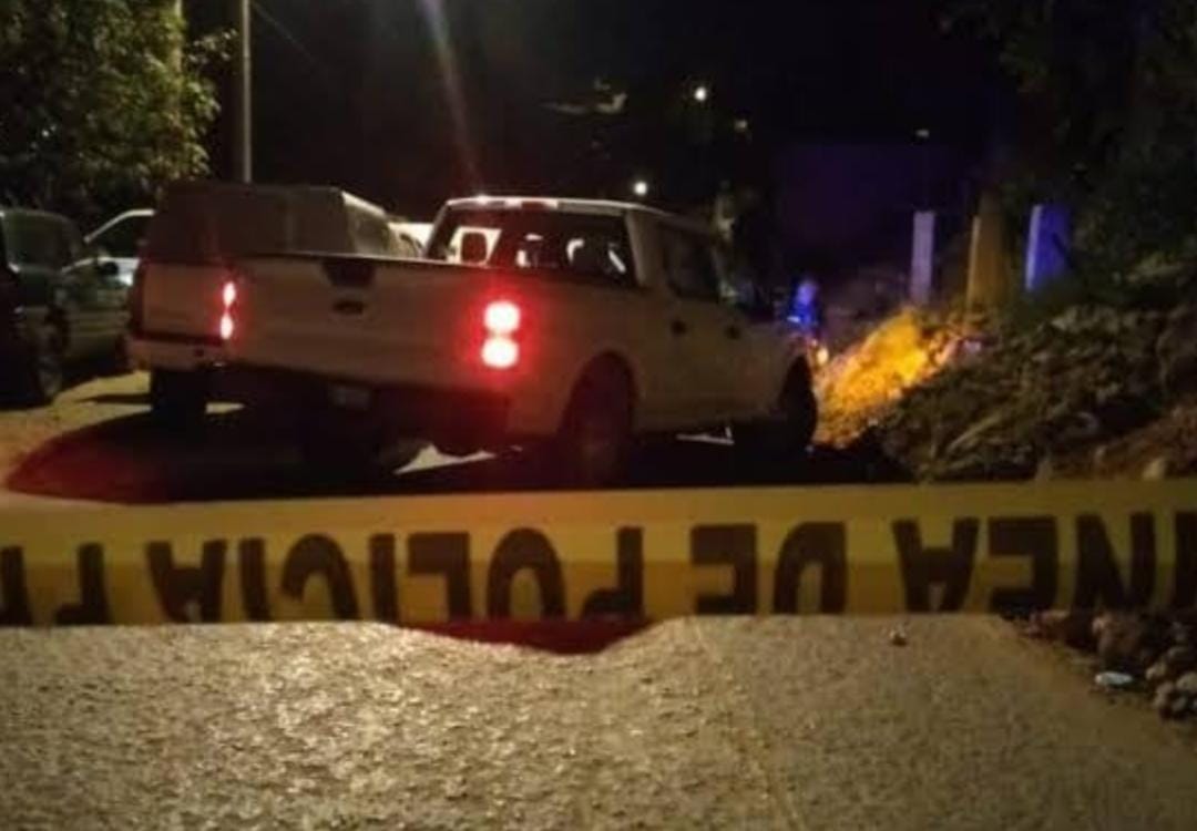 Localizan semienterrados los cuerpos de dos personas en bolsas