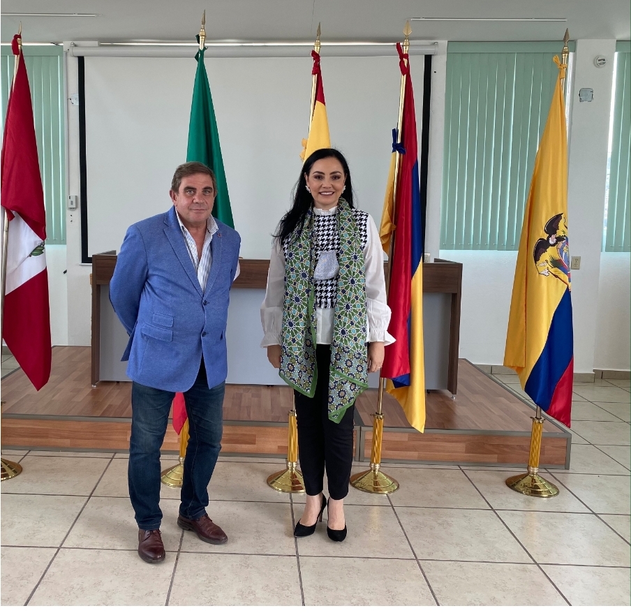 Adriana Hernández trabaja por el desarrollo y la innovación de municipios michoacanos