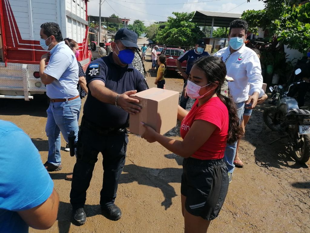 Inicia Gobierno estatal entrega de apoyos a damnificados por el Huracán “Nora”