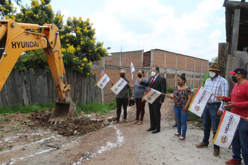 José Luis Téllez dio arranque a los trabajos de construcción del drenaje pluvial en la calle Providencia