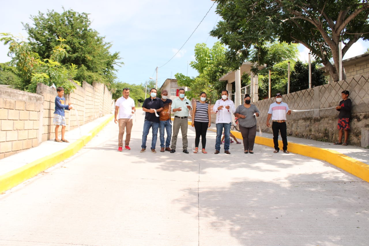 “Ya no viviremos en el lodazal”, dicen vecinos de Nocupétaro al estrenar vialidades