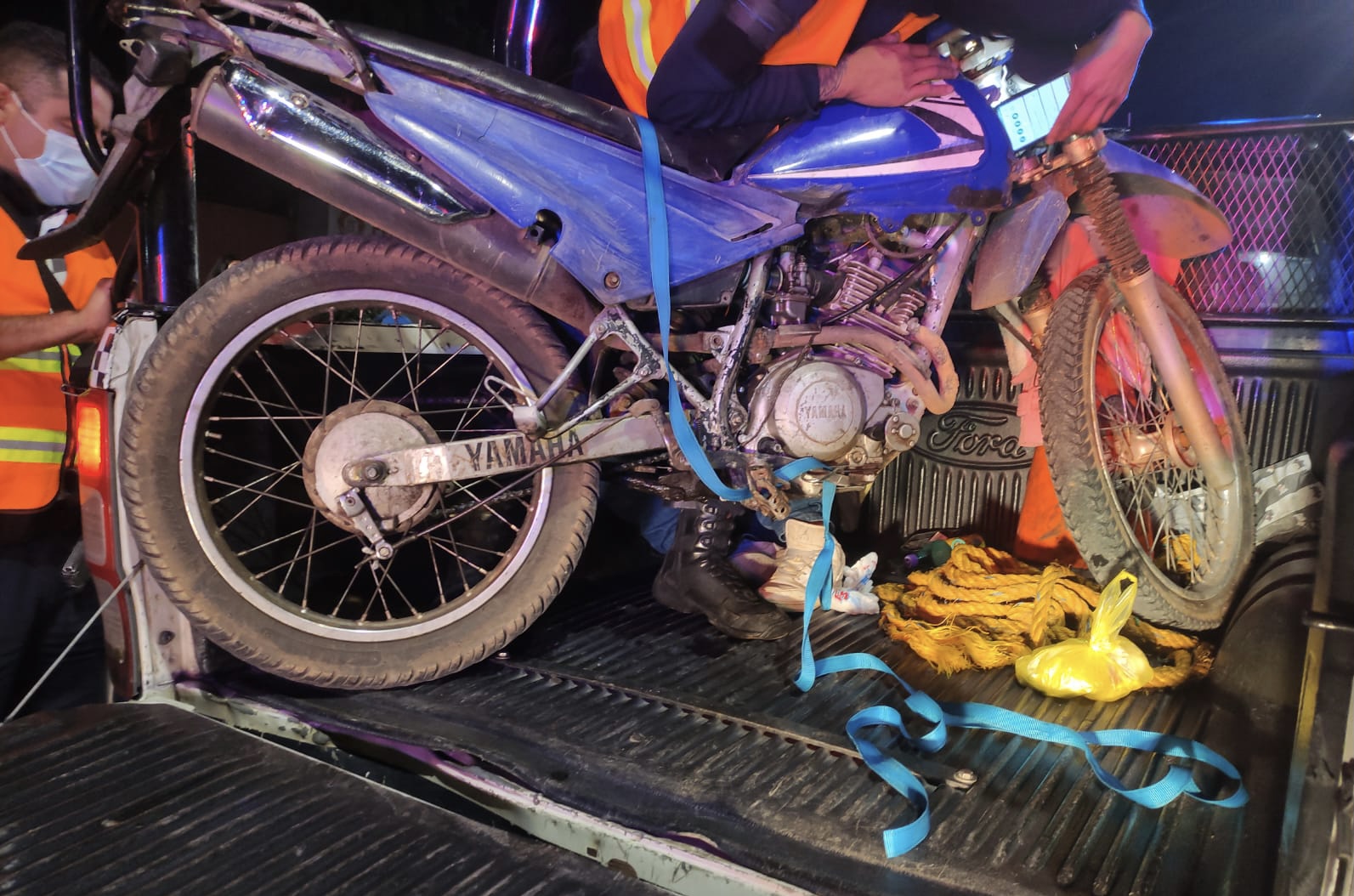 Una persona resultó lesionada al derrapar la motocicleta sobre la Av. Revolución