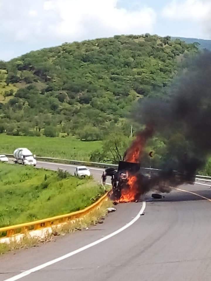 Camión de valores de la empresa «Panamericana» quedó totalmente calcinada