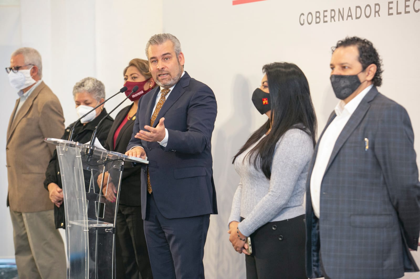 Anuncia Bedolla reestructura de gobierno para reducir gasto y priorizar inversiones.