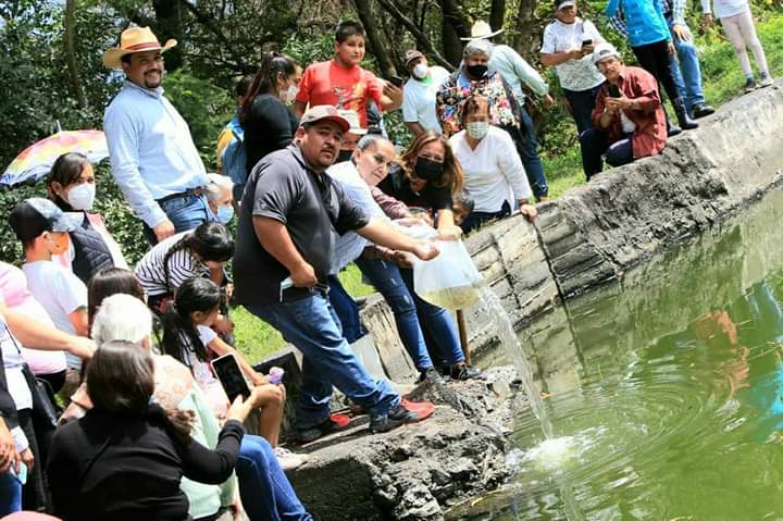Julieta Gallardo arranca el programa de Cría de Peces en Chucándiro y Huandacareo